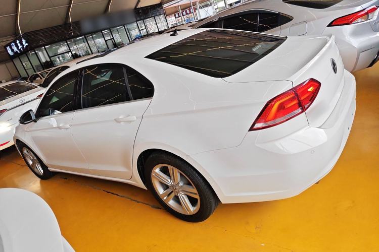 Used Volkswagen Lamando 2015 330TSI DSG Comfort Edition
