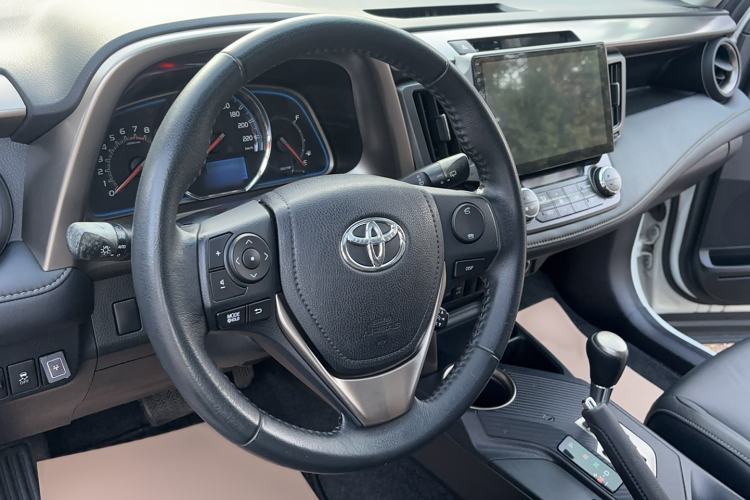 Used Toyota RAV4 2013 2.0L CVT Four-Wheel Drive New Edition
