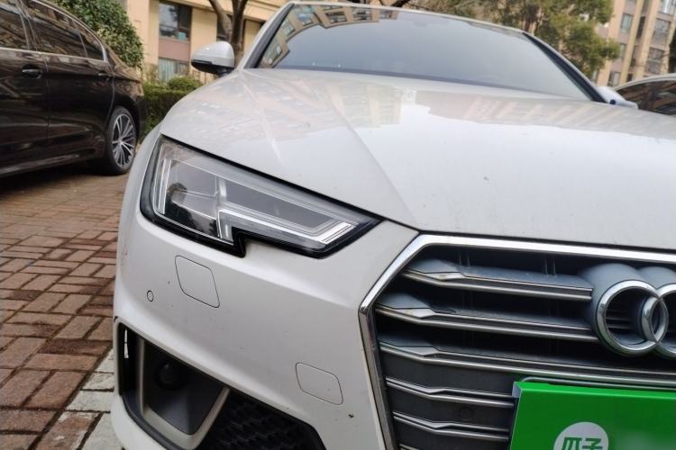 Used Audi A4L 2019 40 TFSI Fashion Version China V
