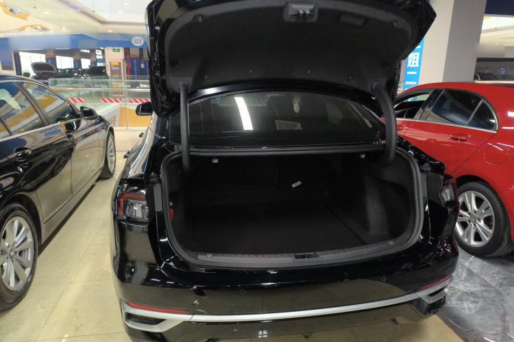 Used Ford Mondeo 2025 2.0T EcoBoost Luxury Version
