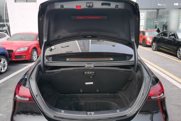 Used Mercedes-Benz E-Class 2023 Facelift E 260 L
