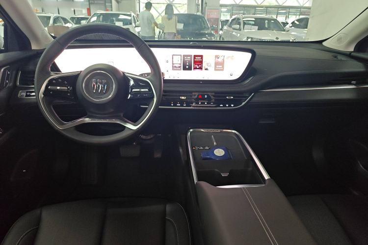 Used Buick LaCrosse 2025 28T Platinum Edition
