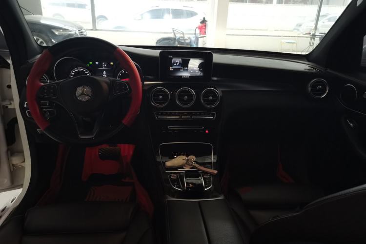 Used Mercedes-Benz GLC 2016 GLC 260 4MATIC Luxury Model