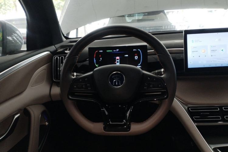 Used BYD Song Pro New Energy 2023 Champion Edition DM-i 71KM Navigation Model
