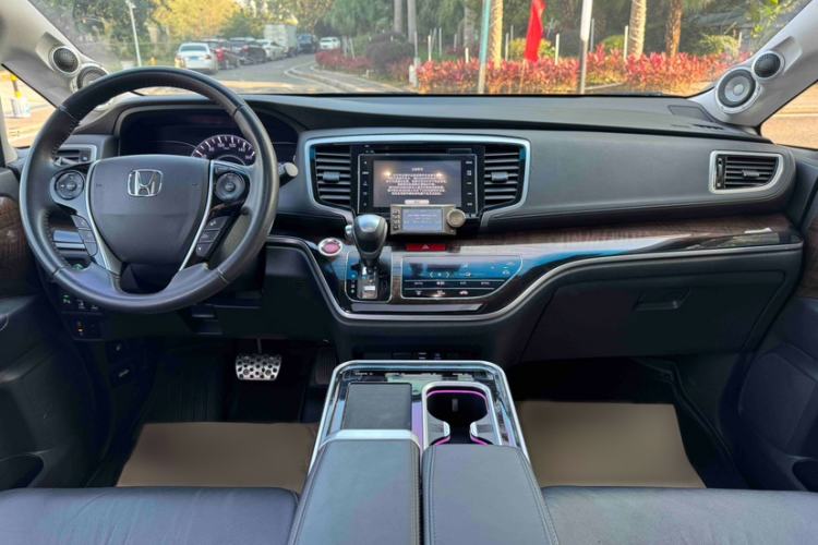 Used Honda Odyssey 2015 Revised Version 2.4L Supreme Edition