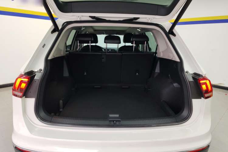 Used Volkswagen Tiguan L 2019 Revised 330TSI Automatic Two-Wheel Drive Smart & Luxury Edition China VI Standard
