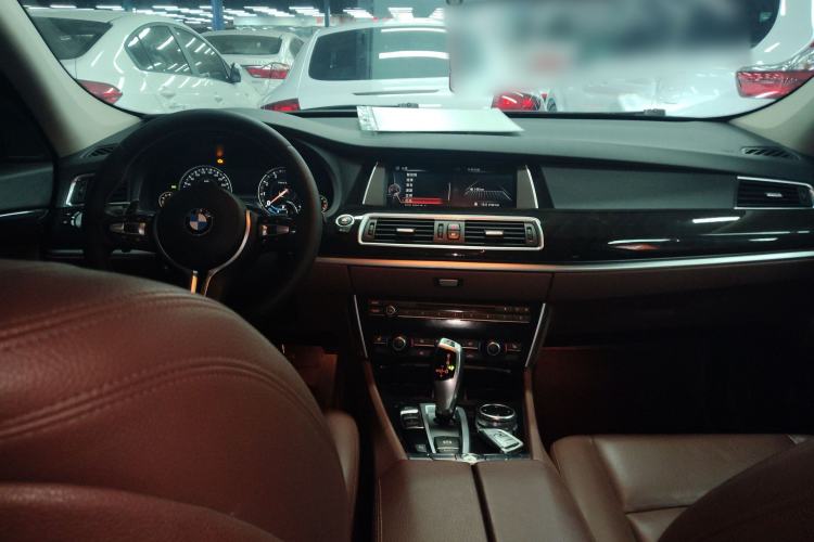 Used BMW 5 Series GT 2014 528i Leading Model
