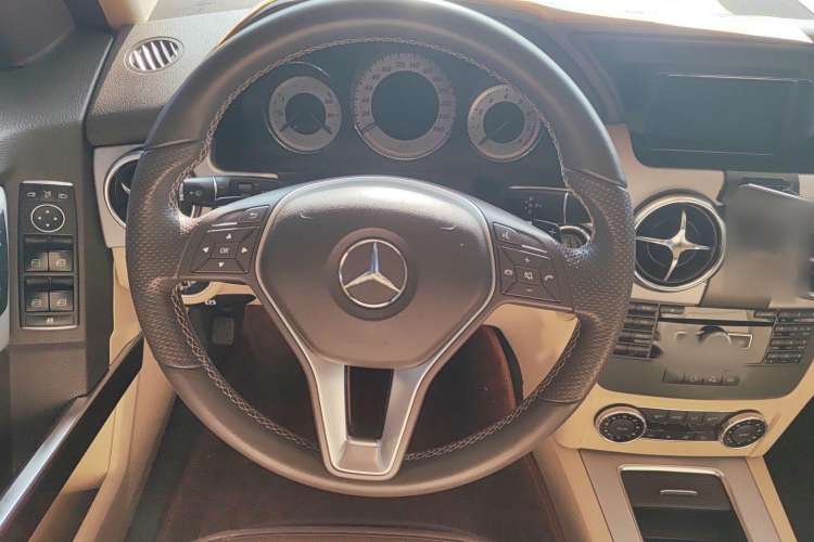 Used Mercedes-Benz GLK-Class 2014 GLK 260 4MATIC Dynamic Model
