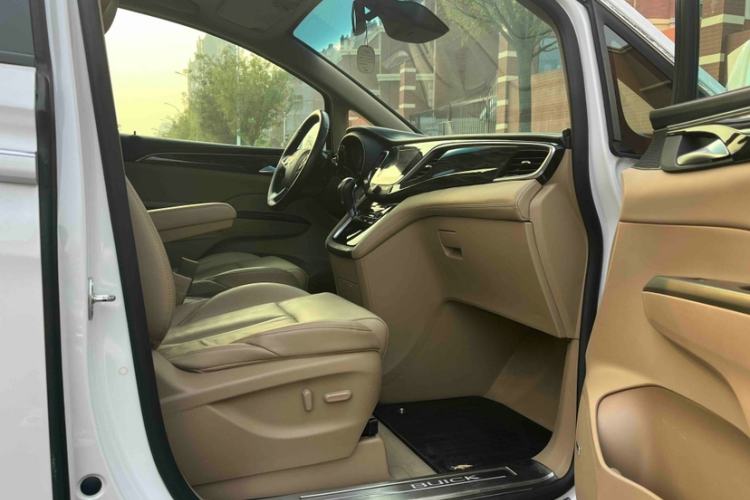 Used Buick GL8 2017 ES 28T Flagship Model China V Standard
