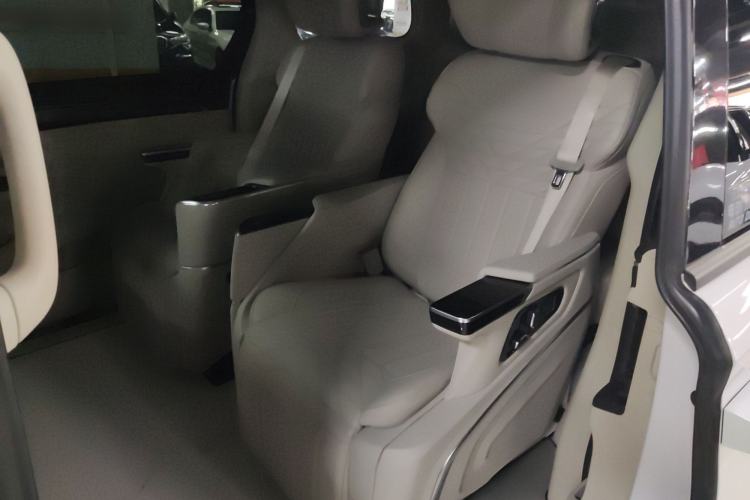 Used Buick GL8 2023 ES Lu Zun Comfort Model
