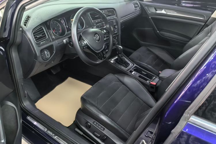 Used Volkswagen Golf 2018 230TSI Automatic Luxury Version