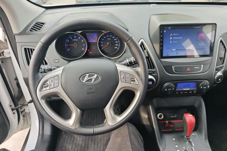 Used Hyundai ix35 2013 2.0L Automatic Two-Wheel Drive Smart GLS China V Standard
