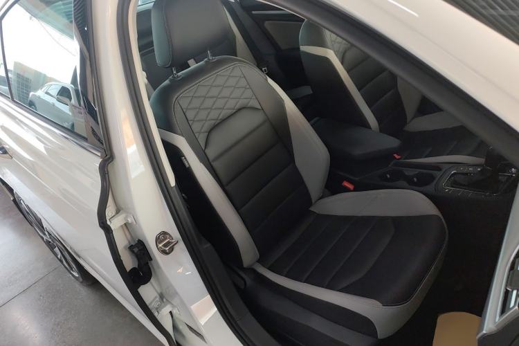 Used Volkswagen Bora 2023 300TSI DSG Prestige Edition
