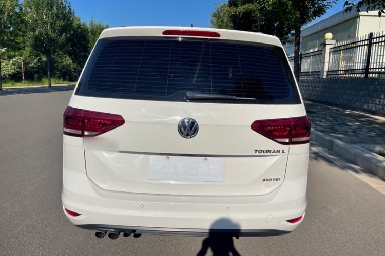 Used Volkswagen Touran 2018 Volkswagen Touran L 280TSI DSG Comfort Edition 7 Seats China VI Standard
