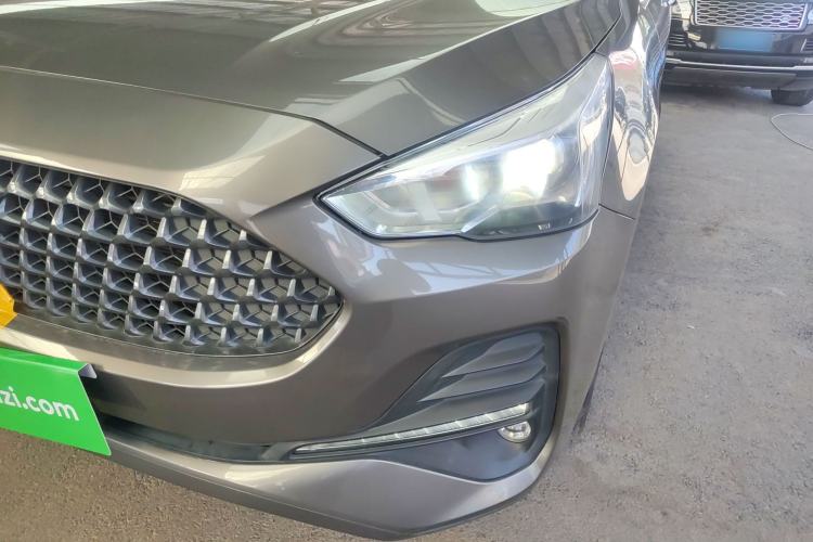 Used Haval M6 2019 1.5T DCT Two-Wheel Drive Elite Version China VI Standard
