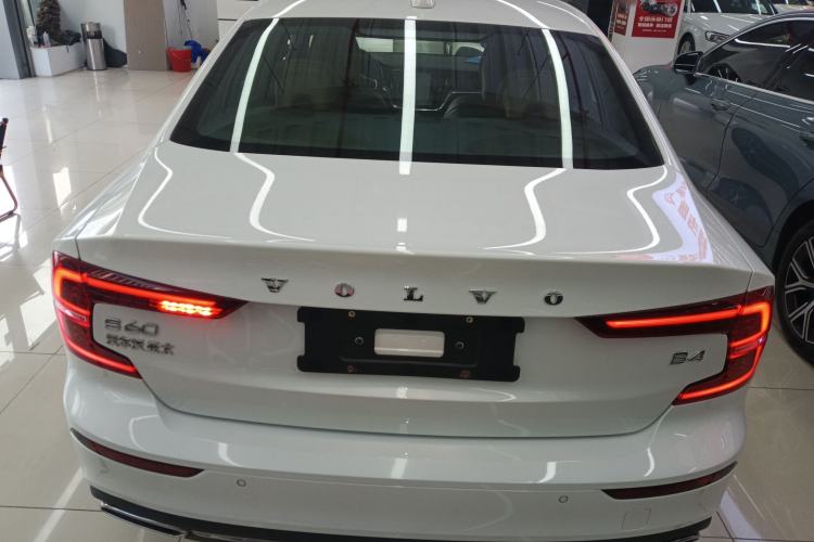 Used Volvo S60 2022 B4 Zhiyi Luxury Edition