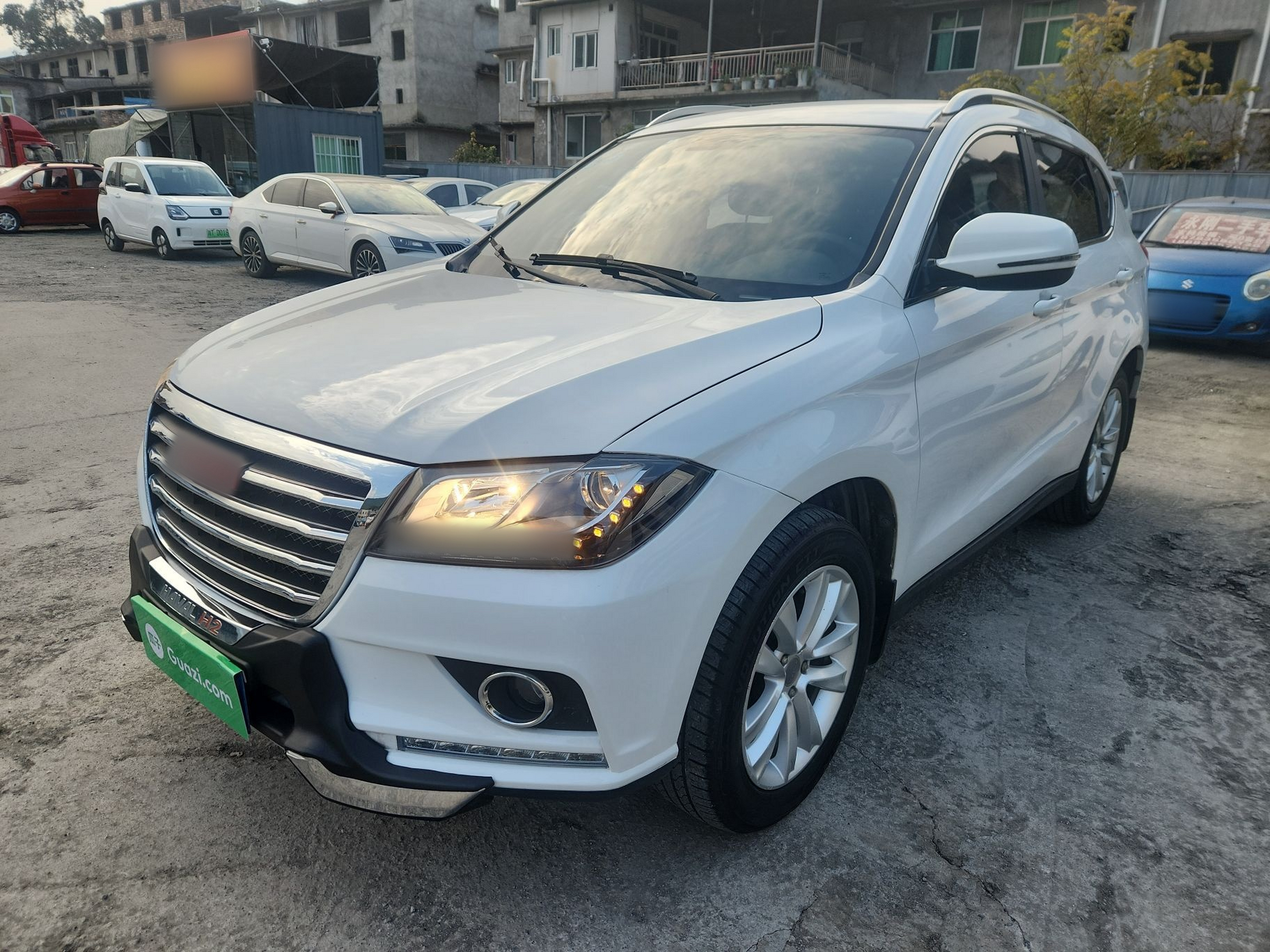 Под передней частью автомобиля