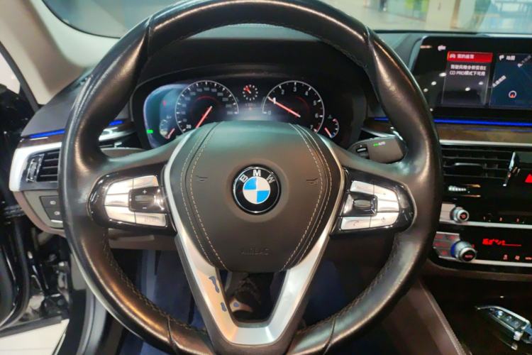 Used BMW 5 Series 2019 525Li Luxury Package
