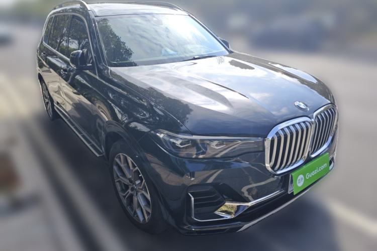 Used BMW X7 2021 xDrive40i Luxury Package with Leading Features