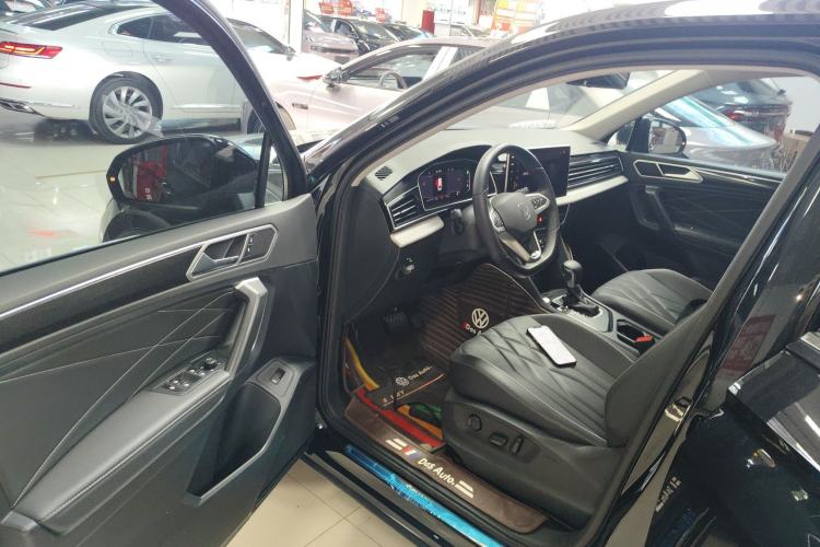 Used Volkswagen Tiguan L 2024 330TSI Automatic Two-Wheel Drive Smart Edition
