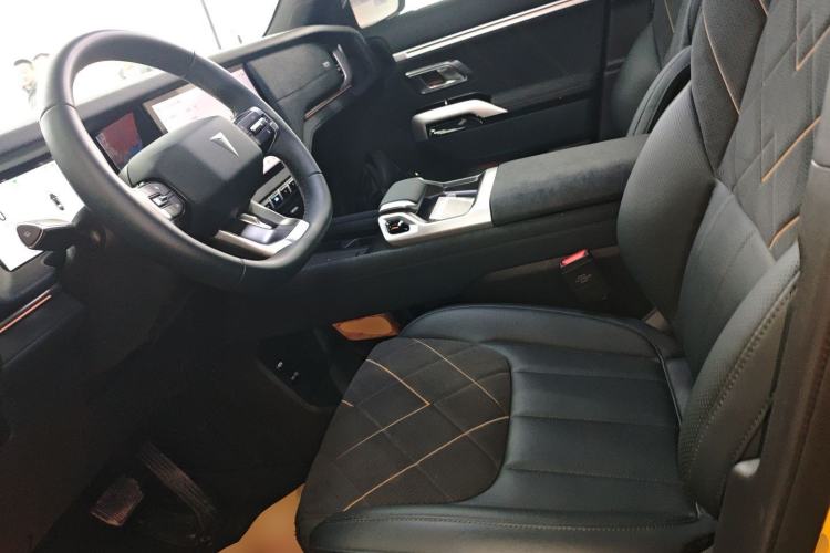 Used  G318 2025 Worry-Free Adventure Edition Four-Wheel Drive Secret Realm Version