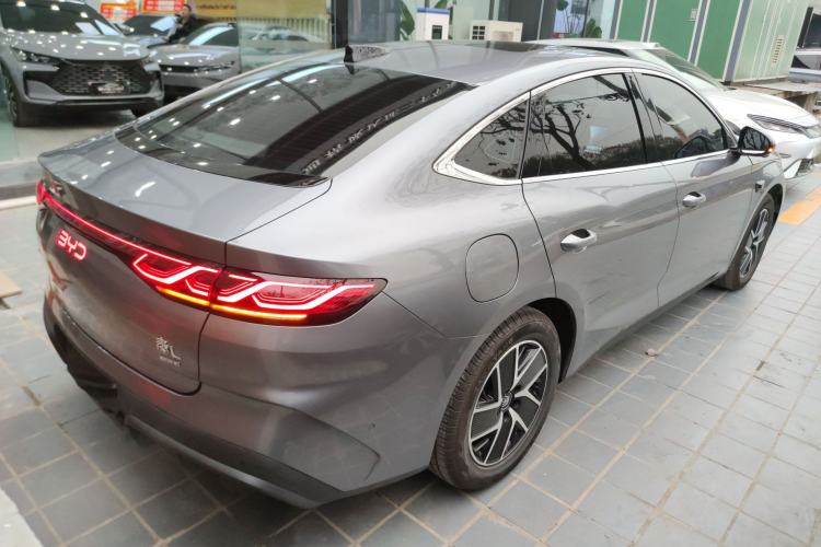 Used BYD Qin L 2025 DM-i Smart Drive 120KM Superior Model
