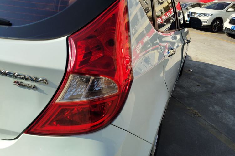 Used Hyundai Verna Ray 2014 1.6L Automatic TOP
