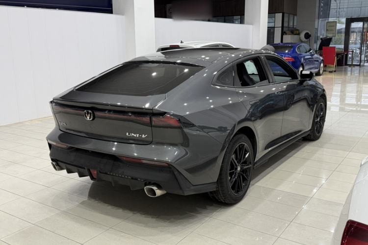 Used Changan UNI-V 2024 1.5T High-Energy Version
