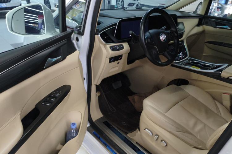 Used Buick GL8 2022 ES Landtrek 653T Luxury Edition