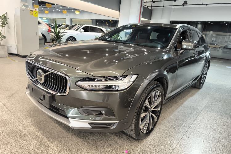 Used Volvo V90 2021 Cross Country B5 AWD Smart Range Edition