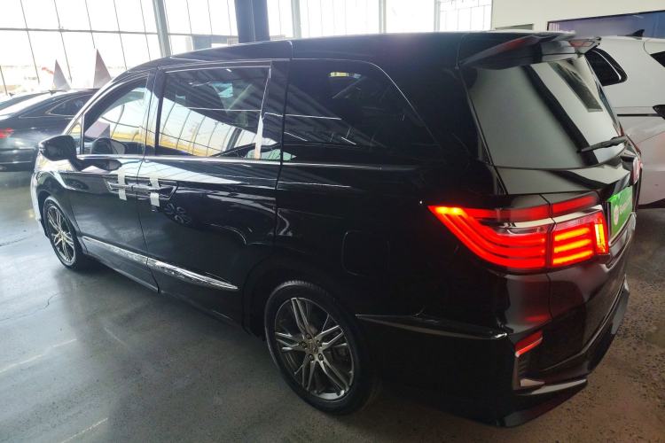 Used Honda Elysion 2019 2.0L Hybrid Supreme Edition
