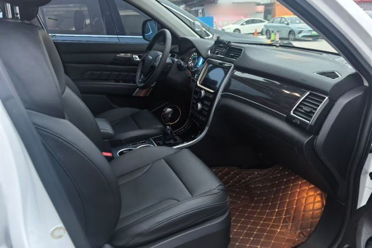 Used Haval H2 2016 Red-Label 1.5T Manual Two-Wheel Drive Luxury Model
