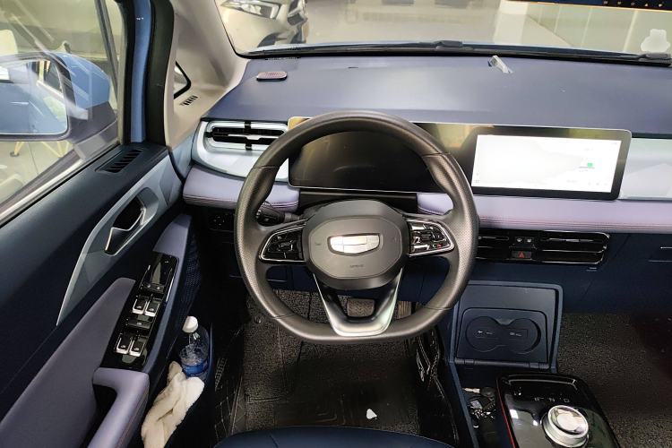 Used Geometry E Firefly 2022 401 km Linglong Tiger 5 Seats