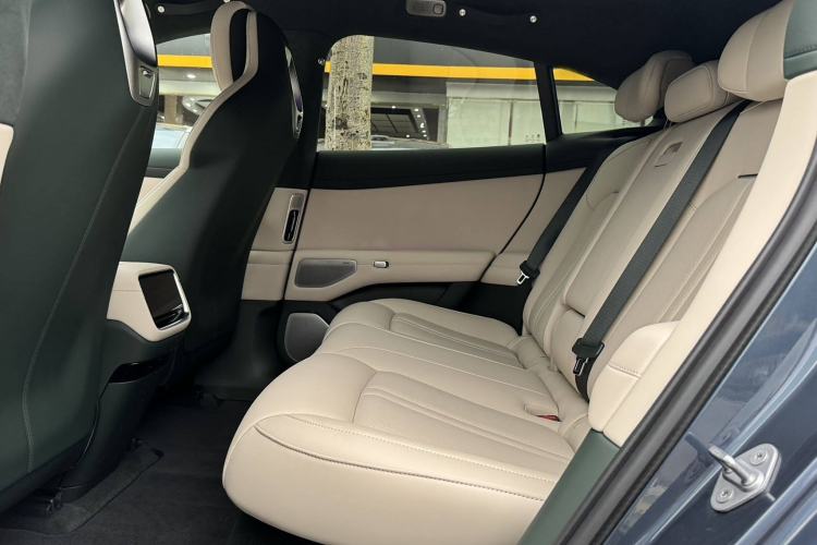 Used  YU7 2025 Ultra-Long Range High-Performance All-Wheel-Drive Max Edition
