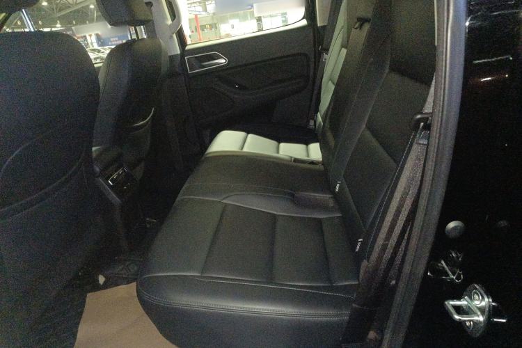 Used Great Wall Poer 2024 2.4T Passenger Version Automatic Diesel 4x4 Comfort Trim
