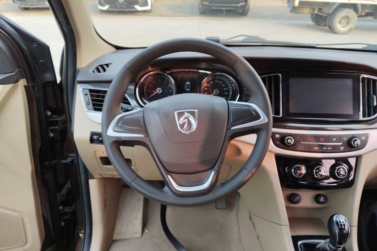 Used Baojun 730 2016 1.5L Manual Comfort Version 7 Seats China V Emission Standard
