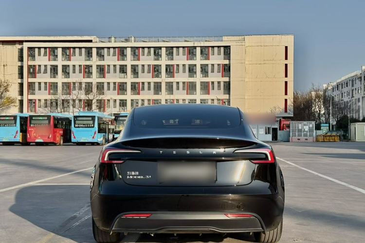 Used Tesla Model 3 2023 Long-Range All-Wheel-Drive Version
