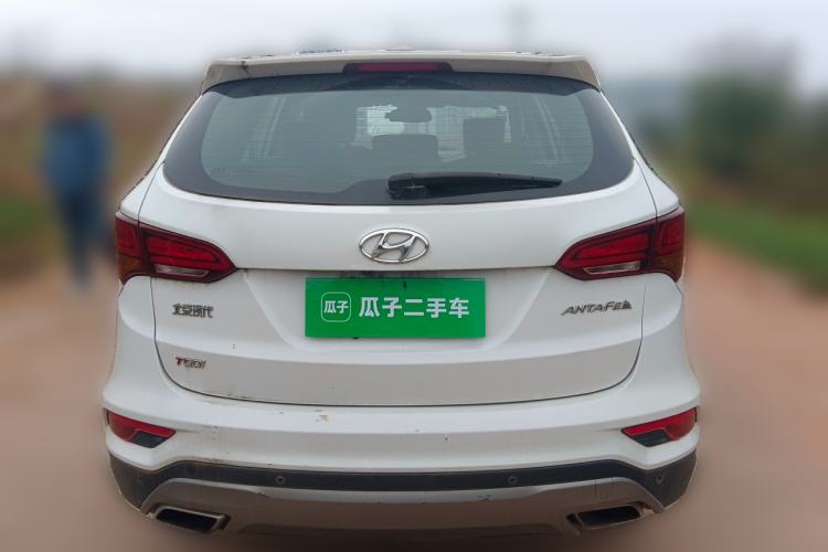 Used Hyundai Santa Fe 2017 2.0T Automatic Two-Wheel Drive Smart Version 7 Seats