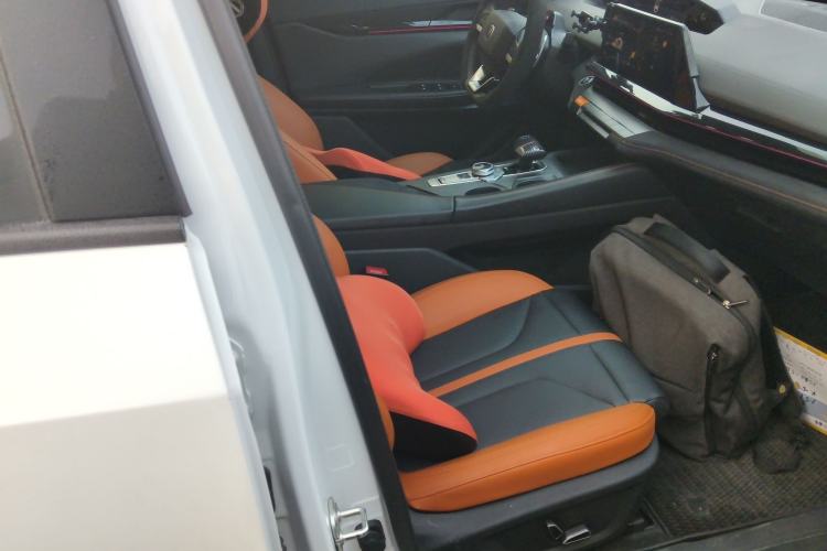 Used Changan UNI-V 2025 1.5T 500Bar Prestige Sporty Version
