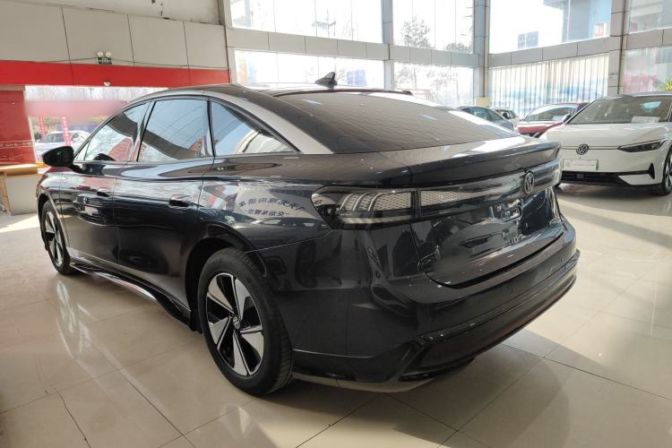 Used Volkswagen ID.7 VIZZION 2024 AIR model
