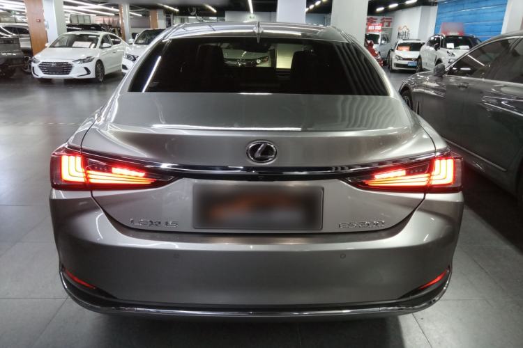 Used Lexus ES 2023 200 Excellence Edition