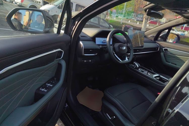 Used Geely Auto Haoyue L 2024 2.0T DCT Prestige Version
