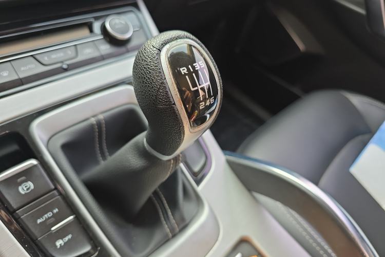 Used Geely Auto Emgrand X7 Sport 2016 2.0L Manual Smart Connect Version