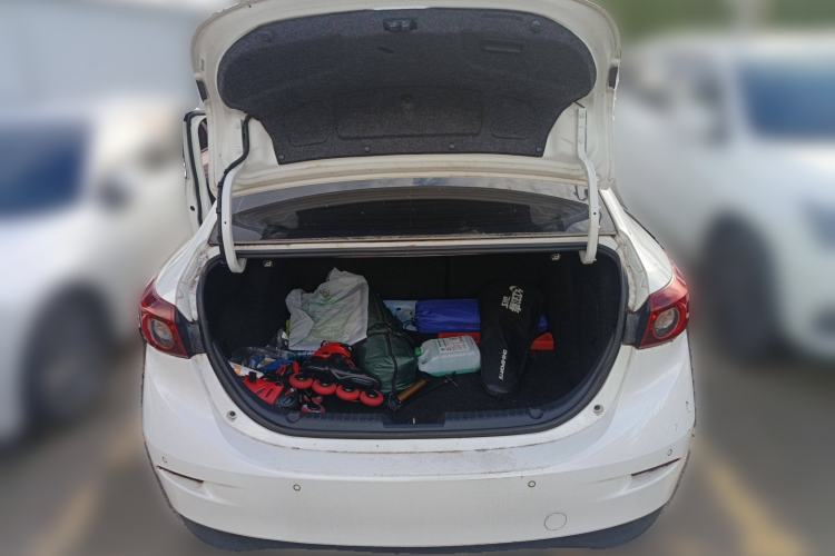 Used Mazda Mazda 3 Axela 2016 Sedan 1.5L Automatic Luxury Model
