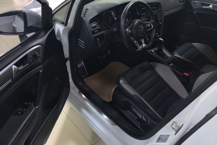 Used Volkswagen Golf 2016 1.4TSI Automatic R-Line
