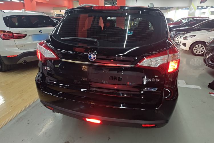 Used Venucia T70 2016 2.0L CVT Smart Choice Edition
