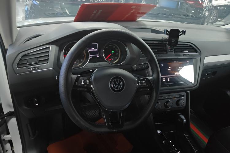 Used Volkswagen Tiguan L 2021 280TSI Automatic Two-Wheel Drive Comfort Edition – Low-Trim Version
