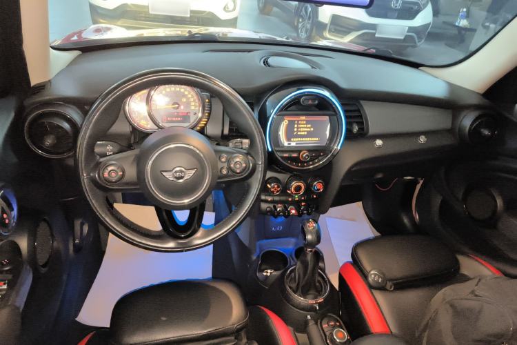 Used  MINI 2016 1.5T COOPER Five-Door Edition
