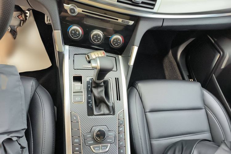 Used Haval H7 2017 Red-Label H7 2.0T Automatic Prestige Model
