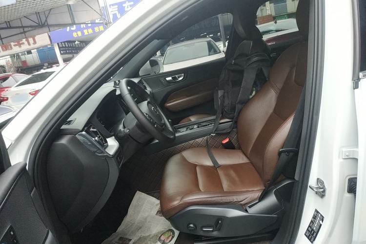 Used Volvo XC60 2021 T5 4x4 Smart Luxury Edition
